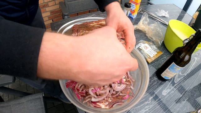 ПЛОВ УЗБЕКСКИЙ на живом огне ШАШЛЫК по новому рецепту ГОТОВИМ дома У БРАТА смотреть онлайн