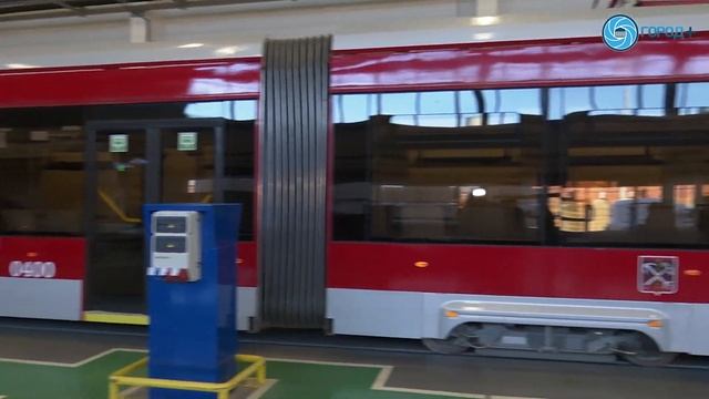 Трамваи Петербурга снова оказались в Книге рекордов смотреть онлайн