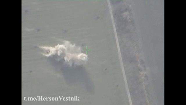 Поражение ракетной системы залпового огня Ураган ВСУ в районе Шевченково Николаевской области.mp4 смотреть онлайн