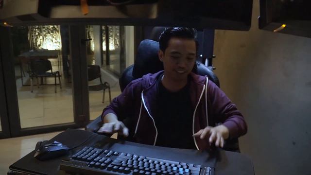 I almost broke a 1.3 million gaming computer (Predator Thronos) | WIP 35 смотреть онлайн