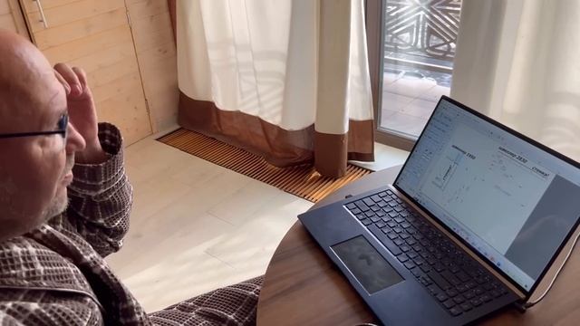 Хожу на свидание на завод и живу на стройке. Сумасшедшая жизнь авантюристов в полном расцвете сил ? смотреть онлайн