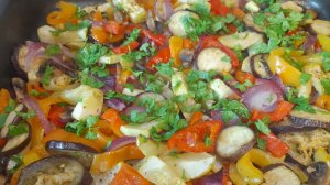 Оригинальный рецепт запеченных овощей в духовке. Весь секрет в специях.