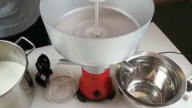 Separator electric smantana si lapte degresat, 300W, 12L,11000rpm смотреть онлайн