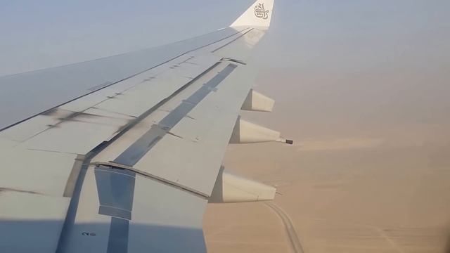 King Fahd International Airport - Dammam -Full Approach - Landing - Emirates - 1080p смотреть онлайн