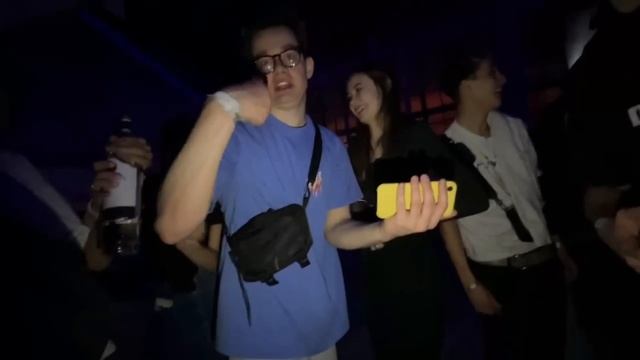 ЕЛЯ ПЛАГ ИЩЕТ ДЕВОЧКУ С КОТОРОЙ ПОЕДЕТ ДОМОЙ | ЕЛЯ ПЛАГ ЗНАКОМИТСЯ С ДЕВУШКАМИ | ЕЛЯ ПЛАГ НА ТУСОВК смотреть онлайн