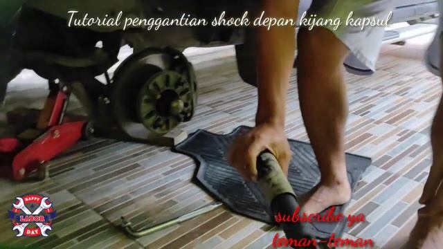 Tutorial penggantian shock depan kijang kapsul (kayaba Ultra) смотреть онлайн