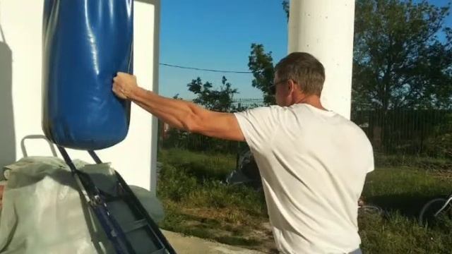 "Мама, папа я - спортивная семья". В ролике семья Рябиковых, активных участников всех проводимых ме смотреть онлайн