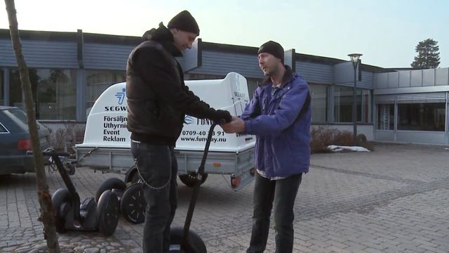 Webtidningen Mänskligt provar segway смотреть онлайн