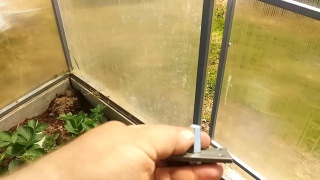 Термопривод для теплицы. Мой вариант установки с доработками, комментариями и выводами. Часть 4. смотреть онлайн