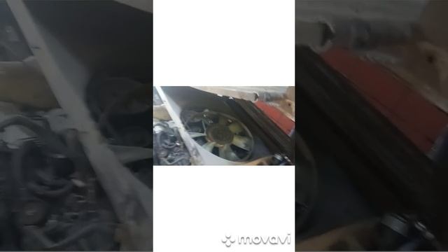 замена радиатора (mercedes sprinter )(дельфин) помпы роликов натяжителя ремня* смотреть онлайн