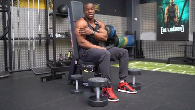EXPLOSION DES ÉPAULES EN 3 EXERCICES ! смотреть онлайн