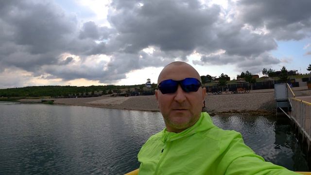 Куда поехать на озеро в Чехии? Неплохое место на Чешском Озере. Mostecké jezero. Город Мост смотреть онлайн