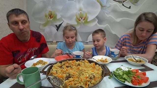 МУКБАНГ ОБАЛДЕННЫЙ ПЛОВ С ГОВЯДИНОЙ ОТ КРАСАВИЦЫ НАСТЕНКИ / MUKBANG PILAF смотреть онлайн