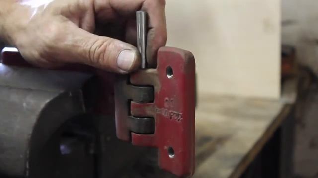 Door hinge - Volvo P 1800 смотреть онлайн
