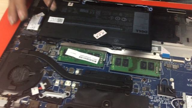 更换戴尔E7470笔记本电池，更换戴尔Latitude e7470笔记本电池的指南 смотреть онлайн