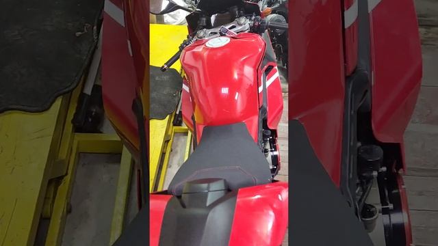 Ducati Superleggera v4, замена блока ABS. смотреть онлайн