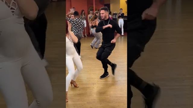 Bachata Competition смотреть онлайн