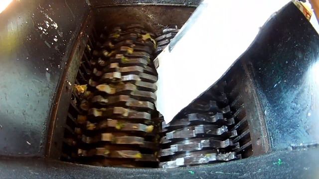 New Session Fast Shredder Machine vs 80 PVC Pipe смотреть онлайн
