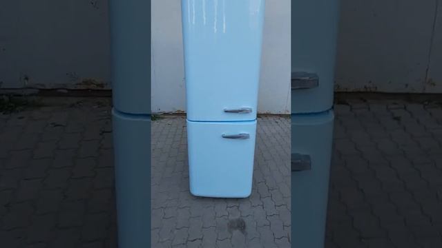 Холодильник б/у Смег SMEG FAB32LAZN1 голубой А++ No Frost из Германии смотреть онлайн