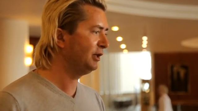 Подорожуй світом з Юлією Акуніною