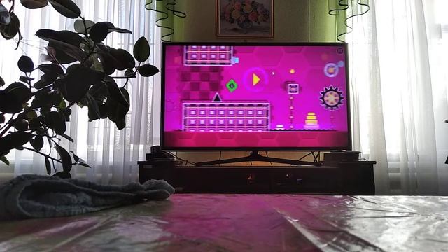 ГД НА ТЕЛЕВИЗОРЕ!? Geometry Dash на Tvbox