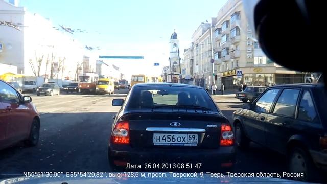 Маршрутка, выезд на полосу встречного направления смотреть онлайн
