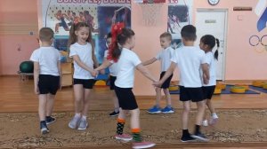 Подвижные игры народов России. Игра "Займи место"