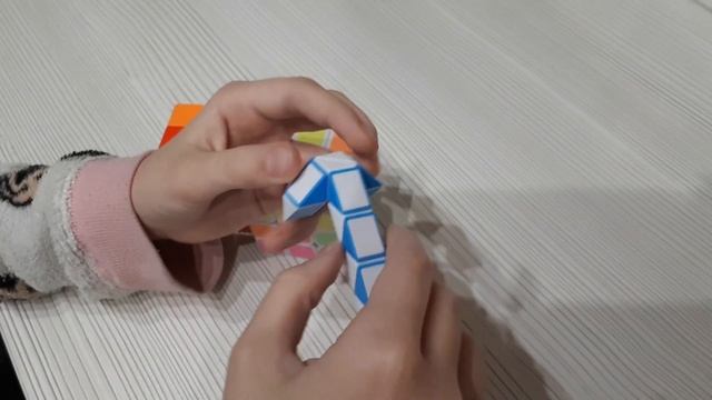 Как собрать мячик из змейки Рубика. смотреть онлайн
