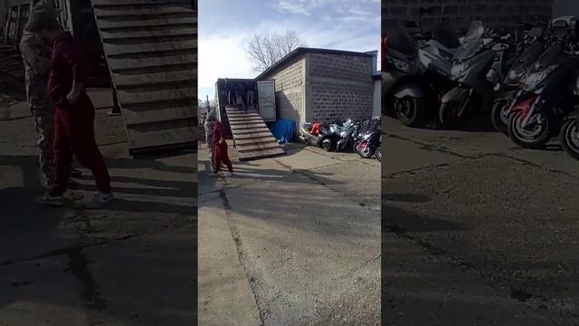контейнер японских МОТО смотреть онлайн