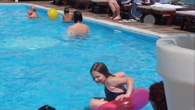 VLOG: Одесса: рынок ПРИВОЗ, АРКАДИЯ, море и пляж // 28.07.2018 смотреть онлайн