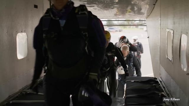 60-Year-Olds Break A Skydiving World Record смотреть онлайн