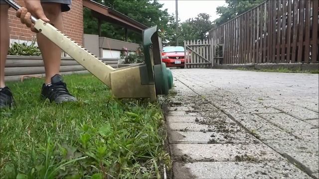 How To Edge A Lawn With A Trimmer смотреть онлайн