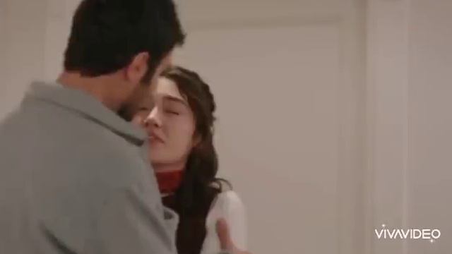 No podía quitarle los ojos de encima. - Rüzgarlı Tepe (Winds of love) 27 смотреть онлайн