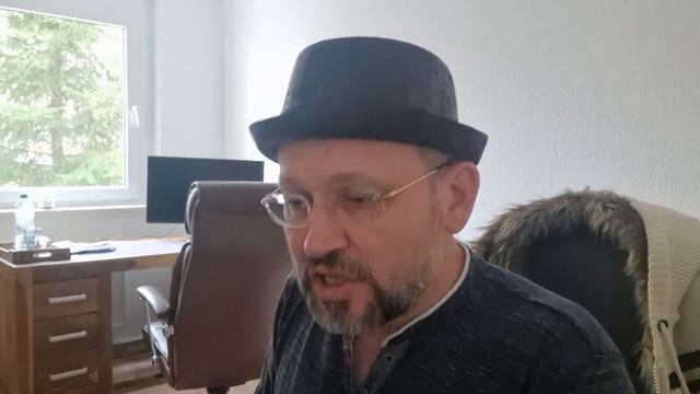 Сколько ещё осталось? / Небольшая песня для размышления... смотреть онлайн