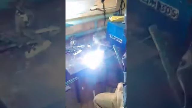 Зажигаю сварочную дугу смотреть онлайн