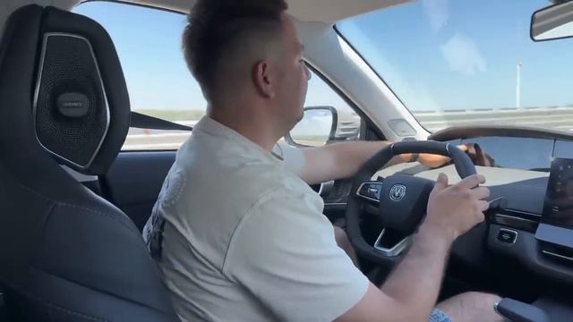 Changan UNI-K - удивительный снаружи и внутри смотреть онлайн