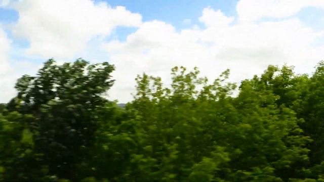 Вид из окна поезда - Виадук через Рябиновый лог, река Уфа и прибытие на станцию Красноуфимск смотреть онлайн