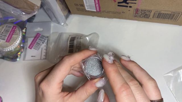 распаковка с wb ? серебряная гель-краска pnb, трендовый кошачий глаз, светоотражающие блёстки смотреть онлайн