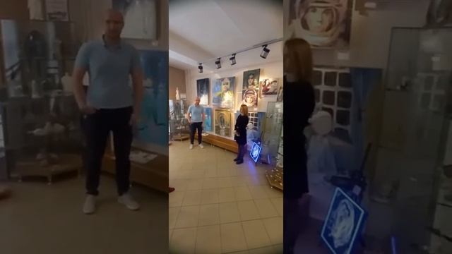 Знакомства с резидентами. Анна Полякова смотреть онлайн