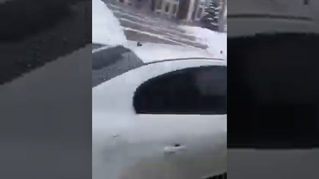 Мировой мужик идёт по Казани) Он всему рад ? Берите пример! смотреть онлайн