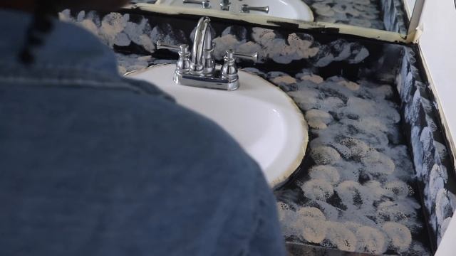 DIY BATHROOM MAKEOVER UNDER $300 смотреть онлайн