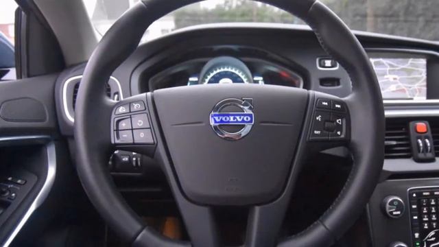 Volvo V40 1.6 D2 Momentum PANORAMA DAK | NAVIGATIE | ECC | LMV | PDC | смотреть онлайн