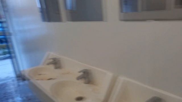 ПРОНЕСЛИ СКРЫТУЮ КАМЕРУ НА СТРОЙКУ В ВАРШАВЕ ВОТ ПОЧЕМУ ТАКАЯ ЗАРПЛАТА ? смотреть онлайн