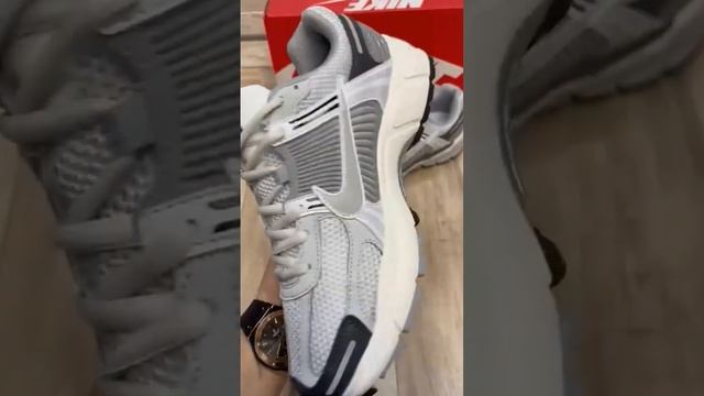 Обзор кроссовок нашего магазина. Ссылка в комментарии. #sneaker #shoe #sneaker #shoe смотреть онлайн
