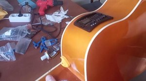 Установка эквалайзера со встроенным тюнером с Али на акустическую гитару HOMAGE