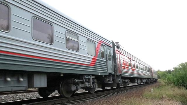 ТЭП70-0548 с пассажирским поездом Санкт-Петербург — Сухум смотреть онлайн