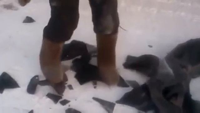 На Ямале от мороза рассыпаются шины автомобилей смотреть онлайн