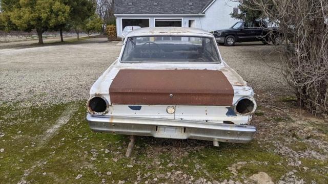 1964 Ford Falcon Futura смотреть онлайн