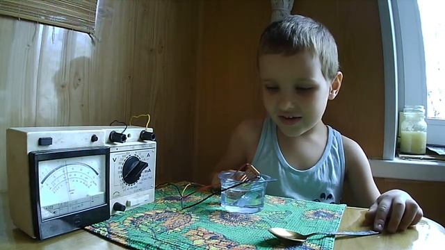 Как получить электричество из воды? Данила рассказывает про эксперимент. смотреть онлайн
