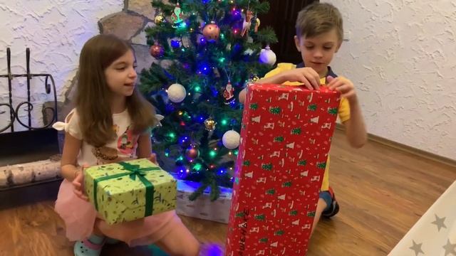 Распаковка подарков на Новый год! 1 часть смотреть онлайн